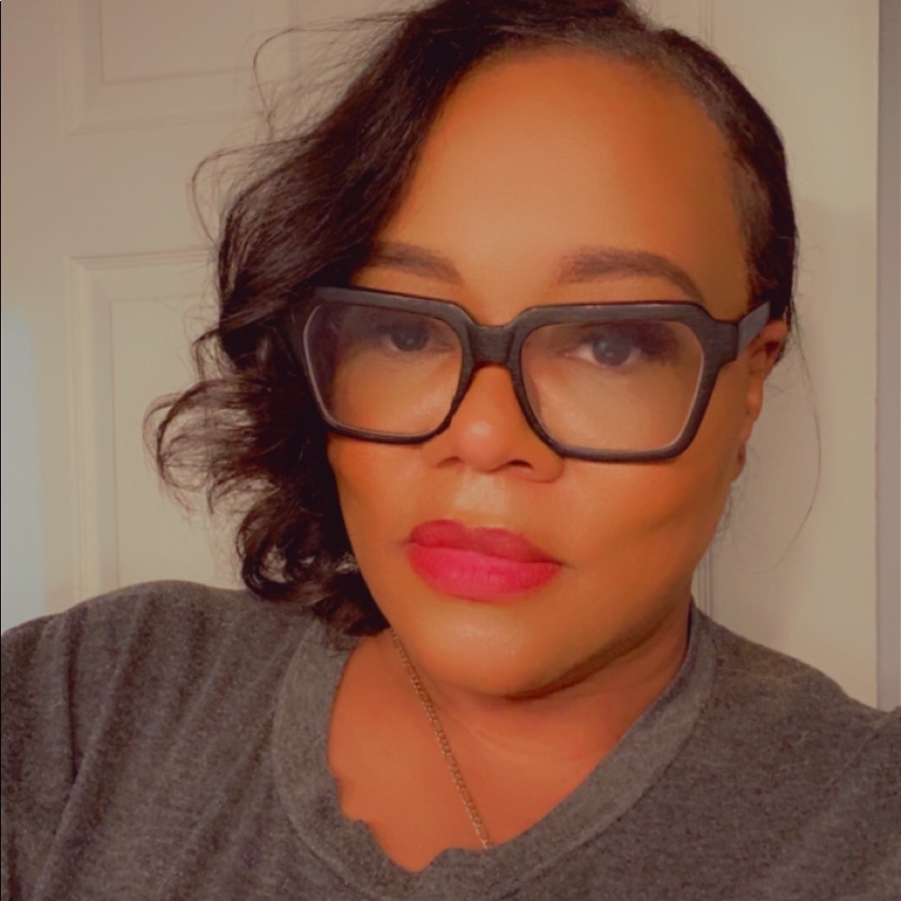 Meet your Posher, Latonia